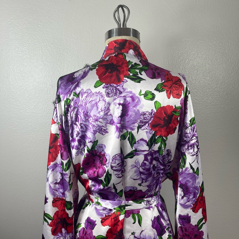 NWT Victoria's Secret Lace Inset Floral Black Pink Lace Robe Medium Large - Picture 9 of 10